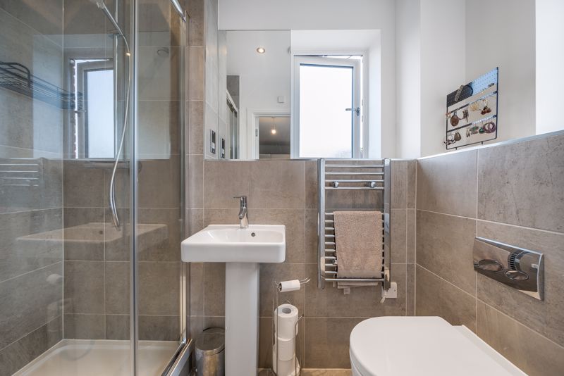 En-suite- click for photo gallery